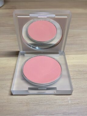 KKW Beauty Flower Wall Blush - Soft Pink